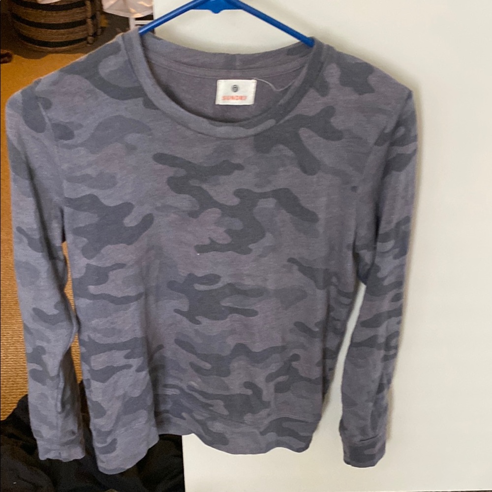Sundry Charcoal Camo Top